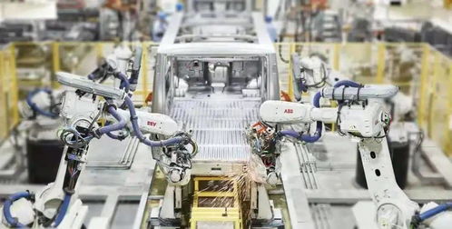 浦東新區上半年GDP盤點 汽車制造業飆升71.6%，技術服務產業成經濟增長重要引擎